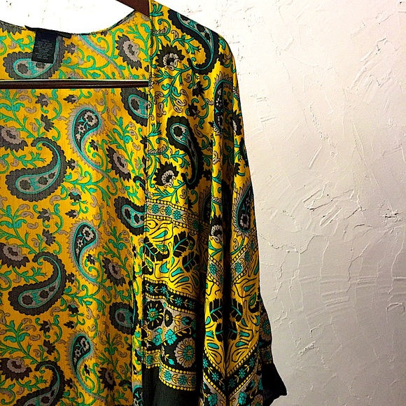 Steve Madden Indian Paisley Shawn Gown Cape - Picture 2 of 16